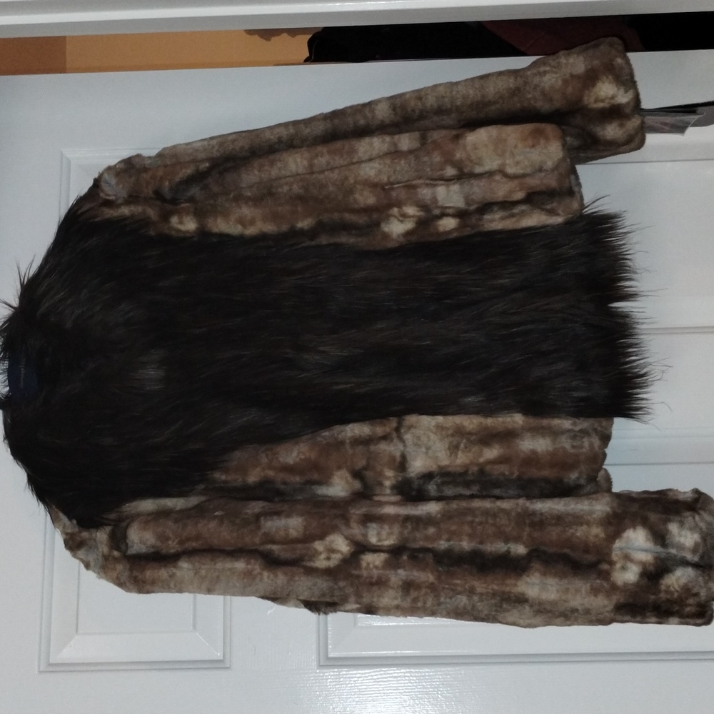 Adrienne Landau MD & 1X  Faux Fur Jacket Coat Long Fur Collar Lapel Brown/WT NWT